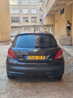 voitures-peugeot-207-2012-sportium-ramdane-djamel-skikda-algerie