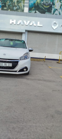 voitures-peugeot-208-2015-allure-facelift-sidi-amar-annaba-algerie