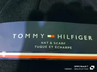 un bonnet & écharpe TOMMY HILFIGER  