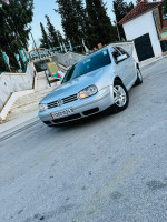 moyenne-berline-volkswagen-golf-4-2002-mila-algerie