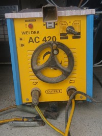 À vendre poste à souder à l'arc professionnel SAFE Welder AC 420 (200-240 A / 380 V).