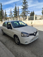 voitures-renault-clio-campus-2015-bye-ain-touta-batna-algerie