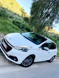 سيارات-peugeot-208-2015-allure-بوقادير-الشلف-الجزائر