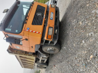 camion-schacman-f2000-2009-souk-el-thenine-bejaia-algerie