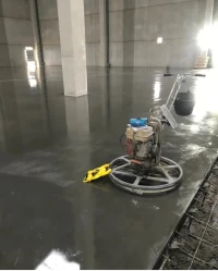 Réalisation de une Coulage de la Béton hélicoptére de Sous sol lissé
