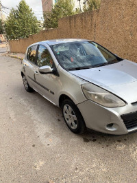 voitures-renault-clio-3-2010-tlemcen-algerie