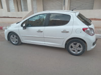 voitures-peugeot-207-2012-el-guelbelkebir-medea-algerie