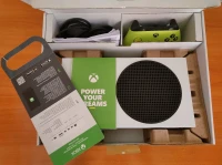 XBOX SERIES S 512GB + Manette Èdition + BATTERIE PDP ORIGINAL