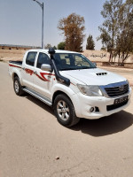 voitures-toyota-hilux-2016-legend-dc-4x4-pack-luxe-laghouat-algerie