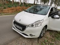 سيارات-peugeot-208-2015-allure-المدية-الجزائر
