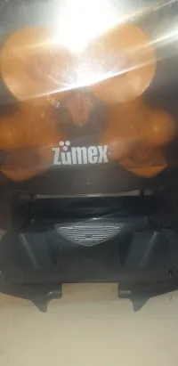 عصارة فواكه احترافية راقية Zümex