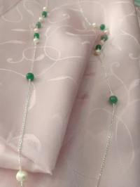 Sautoir en perles de culture et agate avec une chaine en argent (fedda)