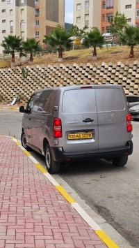 السيارات-النفعية-peugeot-expert-2023-combi-بجاية-الجزائر