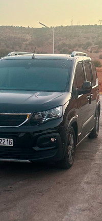 voitures-peugeot-rifter-allure-toitkeyless-2022-tlemcen-algerie