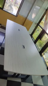 Table de réunion