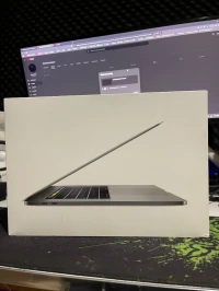 MacBook Pro 2017 15 inch touchbar ( battery service) & souris Magic Mouse 2