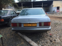 grande-berline-mercedes-classe-e-1984-mansourah-tlemcen-algerie