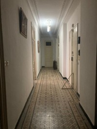 شقة-كراء-4-غرف-الجزائر-وسط