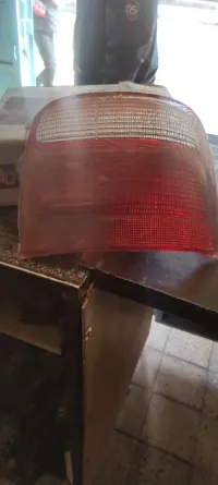 البيض البيض