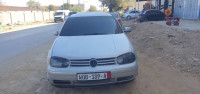 moyenne-berline-volkswagen-golf-4-2002-match-skikda-algerie