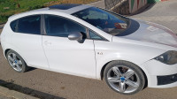 moyenne-berline-seat-leon-2012-medea-algerie