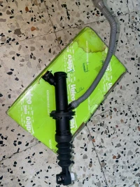 Butée et pompe embrayage clio 4