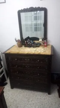 Argenterie Et Commode Style Berbère