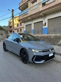 Volkswagen Golf 8 2025 R Black Edition 