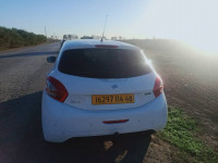 voitures-peugeot-208-2014-allure-djidioua-relizane-algerie