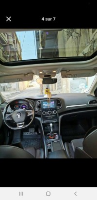 سيارات-renault-megane-4-2023-techno-سعيدة-الجزائر