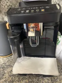 Cafetière delonghi entièrement automatique 
