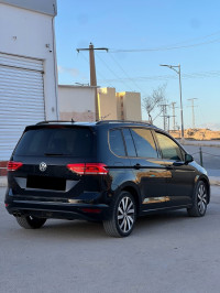 voitures-volkswagen-touran-2019-familly-batna-algerie