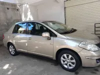 Nissan Tiida 4 portes 2011 