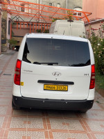 automobiles-hyundai-h1-2013-medea-algerie