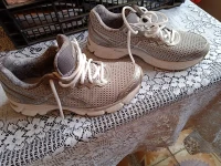 ASICS gel excite running shoes gentiment utilisée