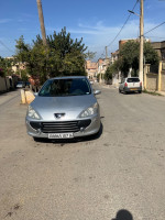 moyenne-berline-peugeot-307-2007-oxygo-baba-hassen-alger-algerie