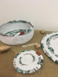 2 Set de table;2 Sous tasse;un Panier 