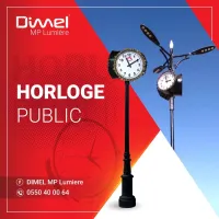  Horloge trois façade 