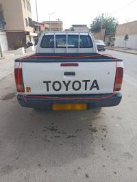 السيارات-النفعية-toyota-hilux-2011-برج-الكيفان-الجزائر