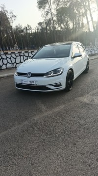 cars-volkswagen-golf-7-2018-carat-mascara-algeria