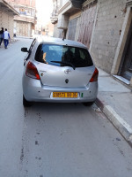 سيارة-صغيرة-toyota-yaris-2008-باتنة-الجزائر