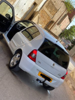 voitures-renault-clio-campus-2014-chlef-algerie