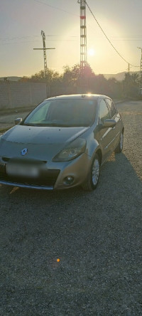 voitures-renault-clio-3-2011-chlef-algerie