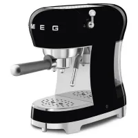 Machine à expresso manuelle avec 15 bars, commandes intuitives et doseur, fabriquée en Italie noire