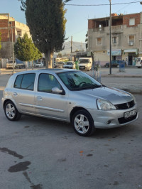 voitures-renault-clio-campus-2011-hammam-maskhoutine-guelma-algerie