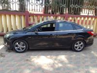 cars-ford-focus-4-portes-2013-oran-algeria