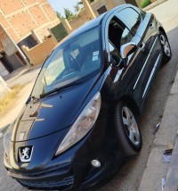 voitures-peugeot-207-2012-sportium-bouira-algerie