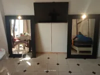 Deux miroir tendance en bois massif 