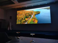 ÉCRANS GÉANTS LED POUR UNIVERSITÉS, ÉCOLES, AUDITORIUMS & CINÉMAS !