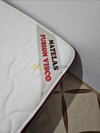 أسرة-matelas-190x140-memoire-forme-etat-comme-neuf-sommier-البويرة-الجزائر